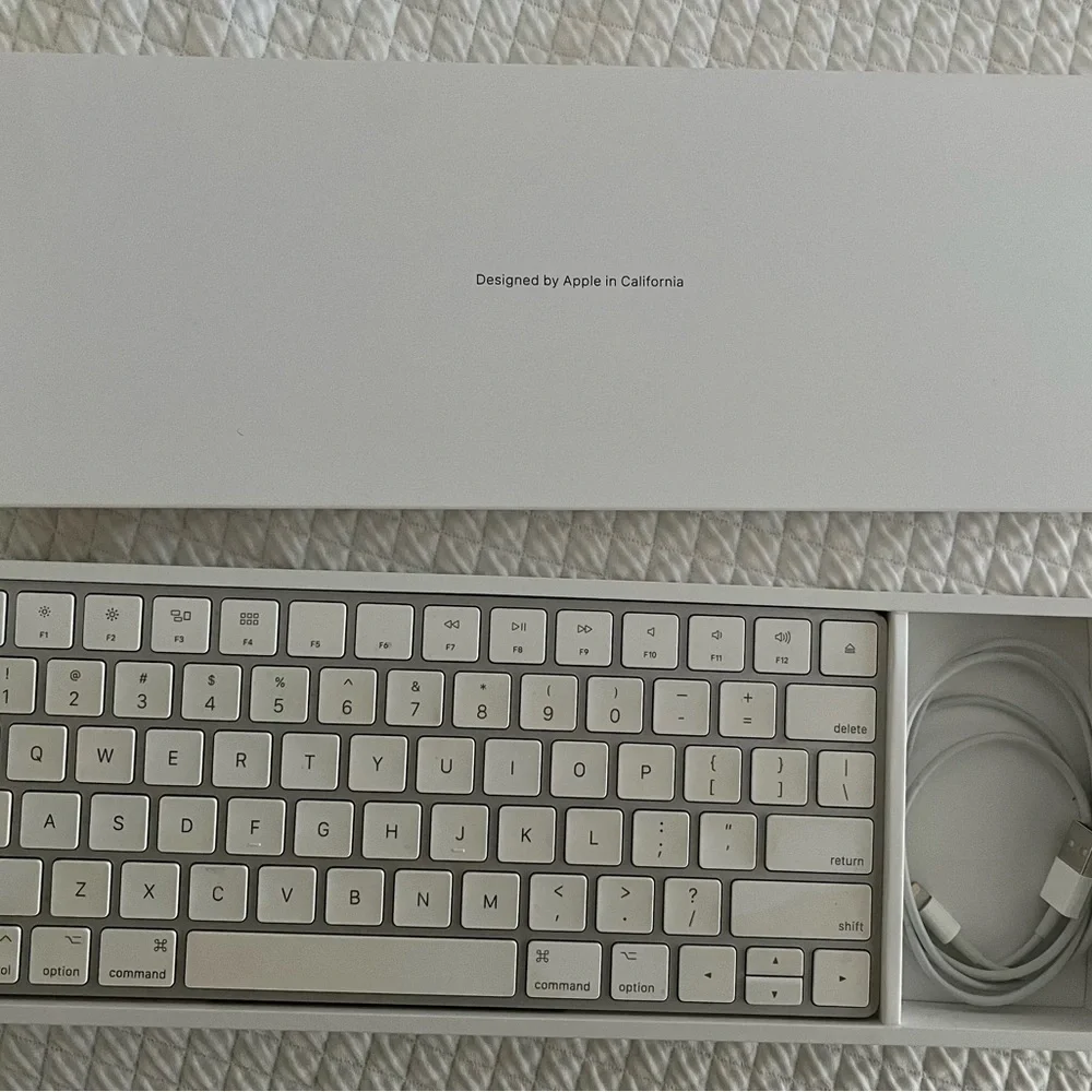 Apple Wireless Keyboard
